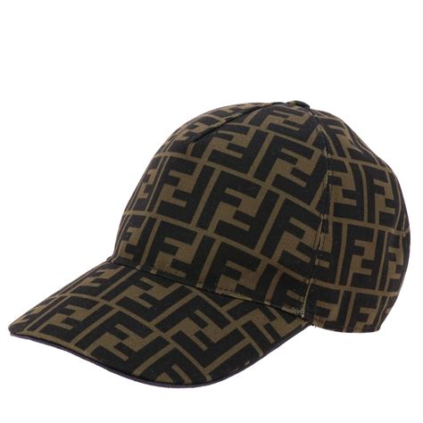 cappello fendi